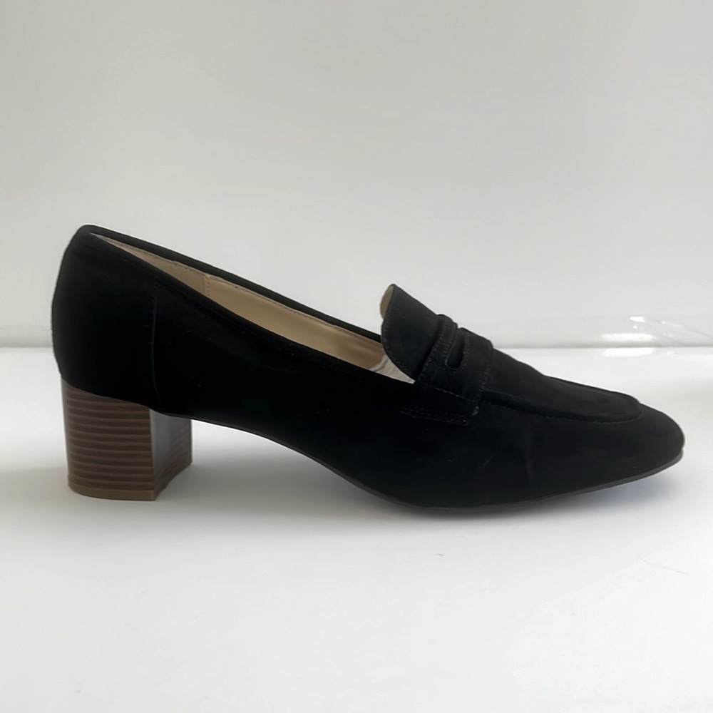 Liz Claiborne Black Loafers